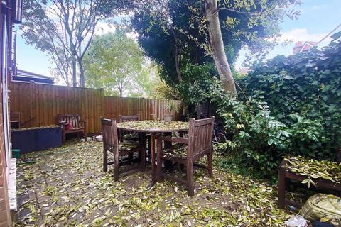Flat 2, 2 Chudleigh Road, Twickenham, TW2 7QR