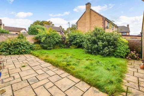 6 Old School Close, Caversfield, Bicester, OX27 8TW