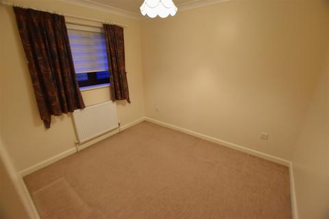 6 Old School Close, Caversfield, Bicester, OX27 8TW