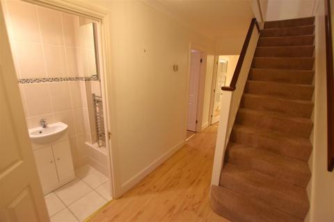 6 Old School Close, Caversfield, Bicester, OX27 8TW