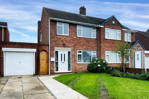 3 bedroom semi-detached house for sale - Clumber Drive, Radcliffe-On-Trent, Nottingham