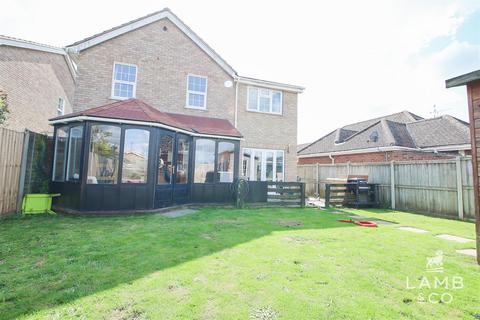 5 bedroom detached house for sale, Clacton Road, Clacton-On-Sea CO16