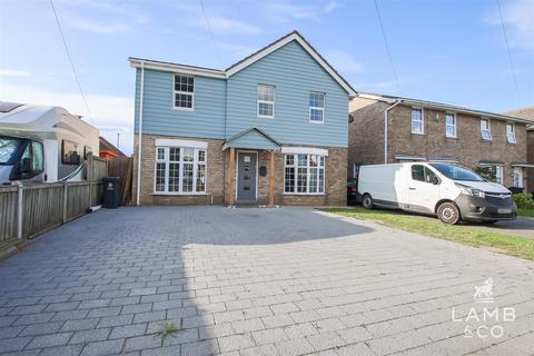 5 bedroom detached house for sale, Clacton Road, Clacton-On-Sea CO16