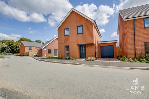 3 bedroom detached house for sale - Paddocks Lane, Ramsey CO12