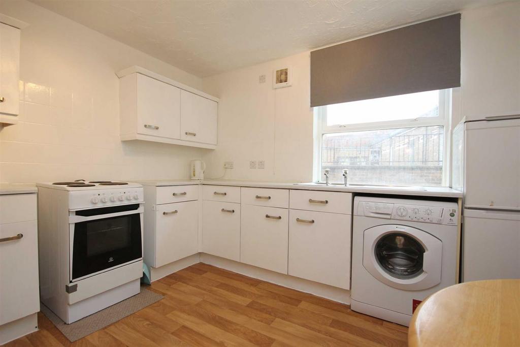 Apartment in Walthamstow - View 4