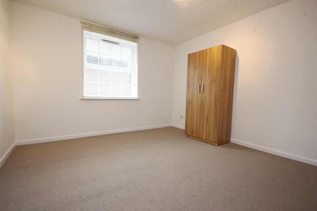 Apartment in Walthamstow - View 5