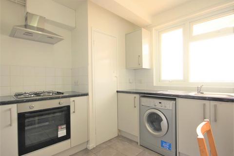 3 bedroom flat to rent, Tenby Road, Walthamstow