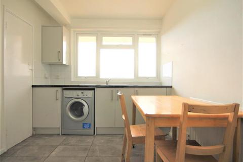 3 bedroom flat to rent, Tenby Road, Walthamstow