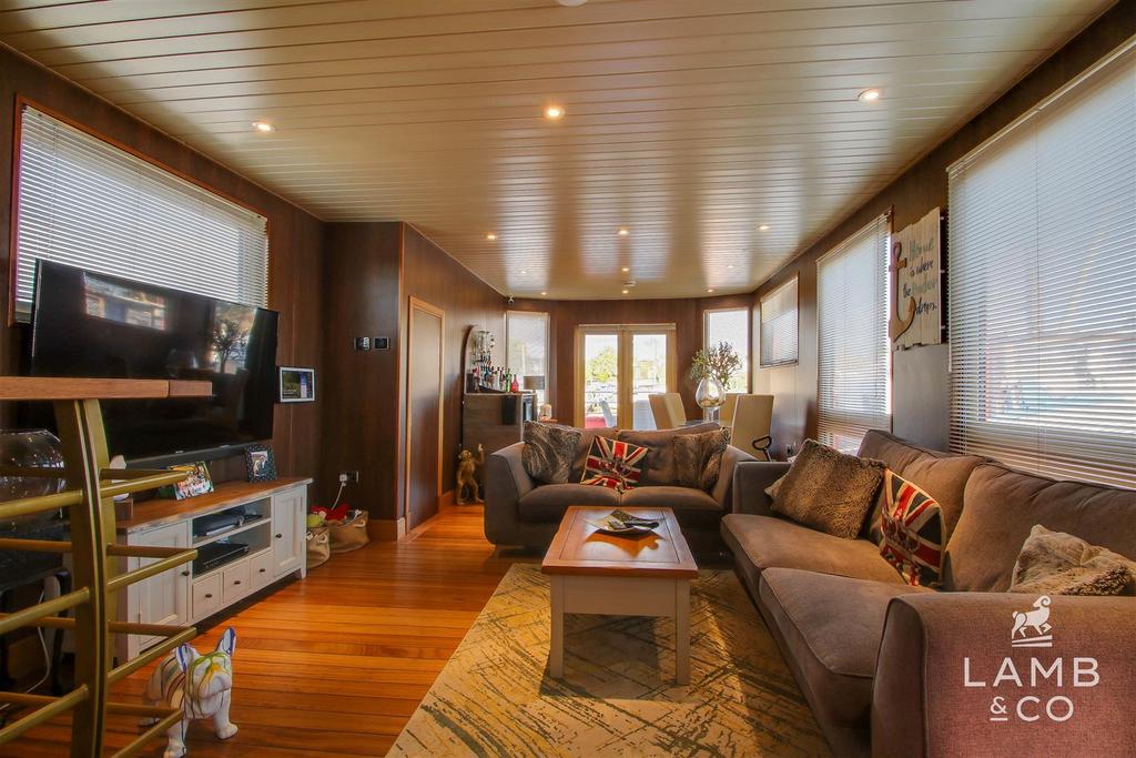 Living room: