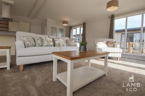 2 bedroom park home for sale - Seven Acres, St Johns Road, Clacton-on-Sea CO16