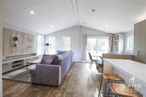 2 bedroom park home for sale - Seven Acres, St Johns Road, Clacton-on-Sea CO16