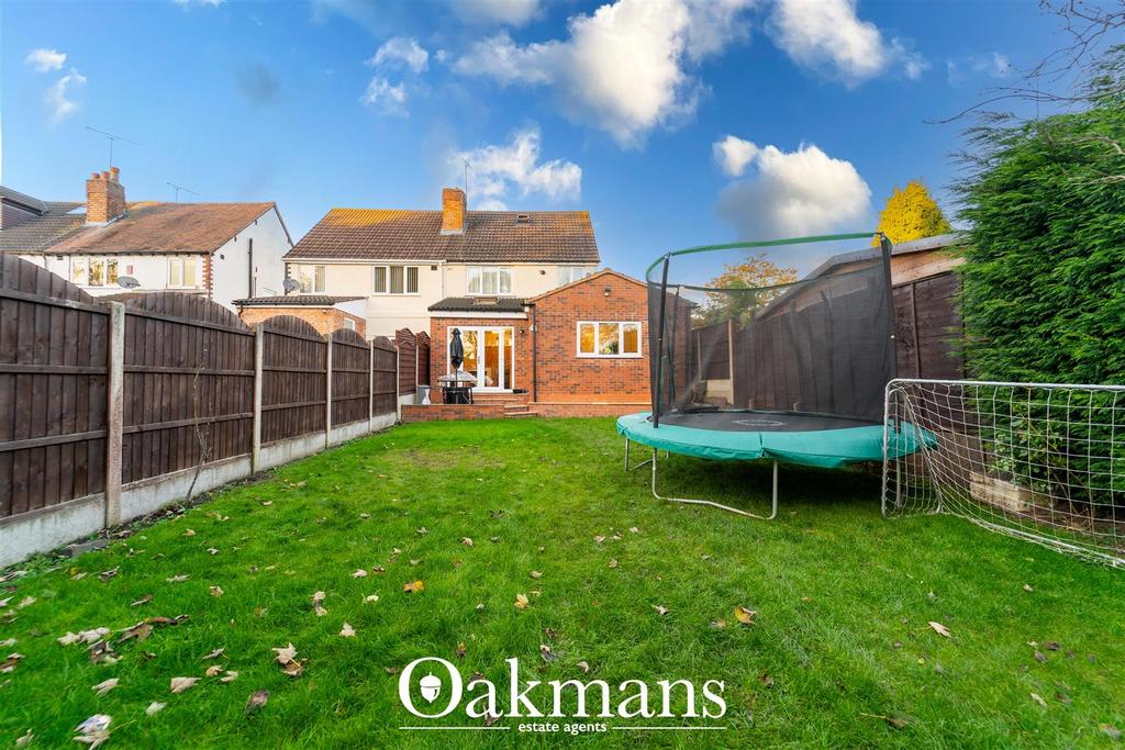 Castle Road West, Oldbury 3 bed semidetached house £375,000