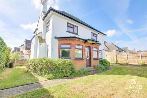 15 Avondale Road, Clacton-on-sea, CO15 6ER