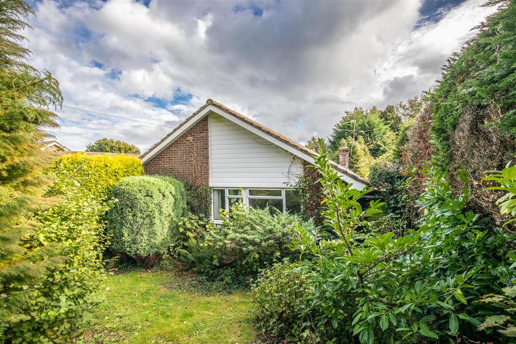 Downsview Crescent, Uckfield 3 bed detached bungalow for sale £400,000
