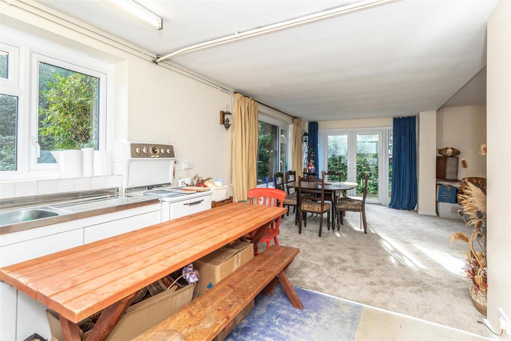 Downsview Crescent, Uckfield 3 bed detached bungalow for sale £400,000