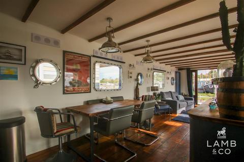 3 bedroom houseboat for sale, Mill Street, St. Osyth CO16