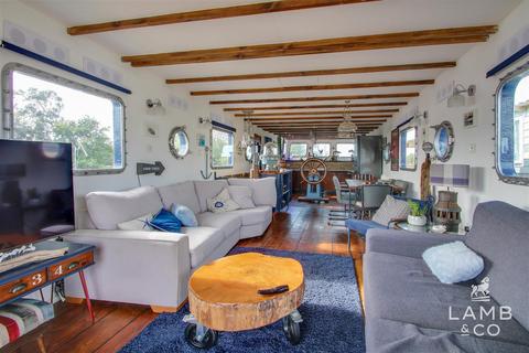 3 bedroom houseboat for sale, Mill Street, St. Osyth CO16