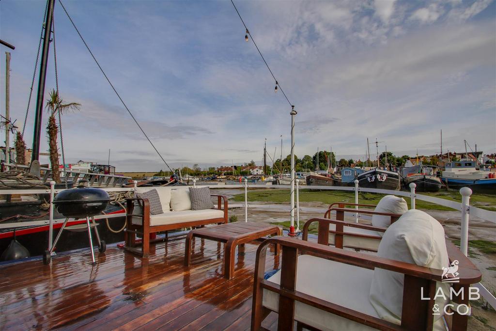 Sun deck: