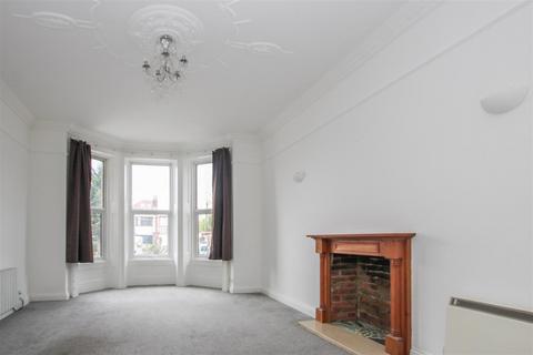 2 bedroom apartment for sale, London Road, Brentwood