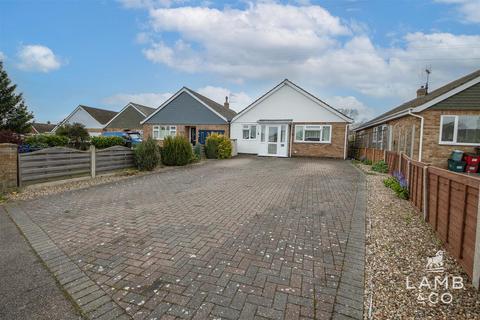 3 bedroom semi-detached bungalow for sale, Oakleigh Road, Great Clacton CO15