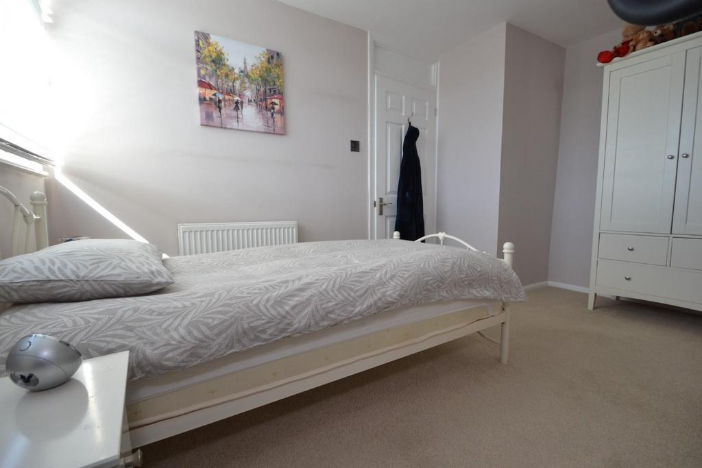 Bed 3 b.JPG