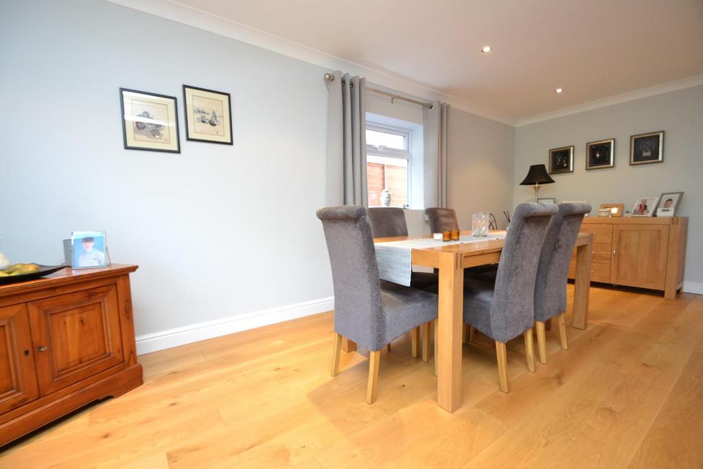 Dining Area.JPG
