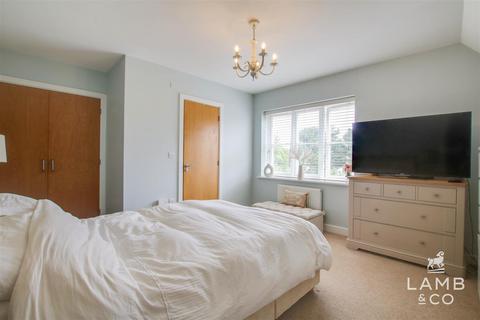 3 bedroom semi-detached house for sale, Homing Road, Little Clacton CO16