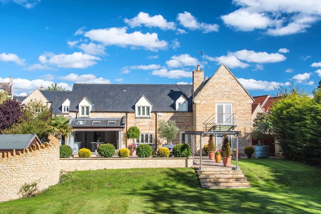 Home Farm Close, Great Casterton... 4 bed detached house £2,800 pcm