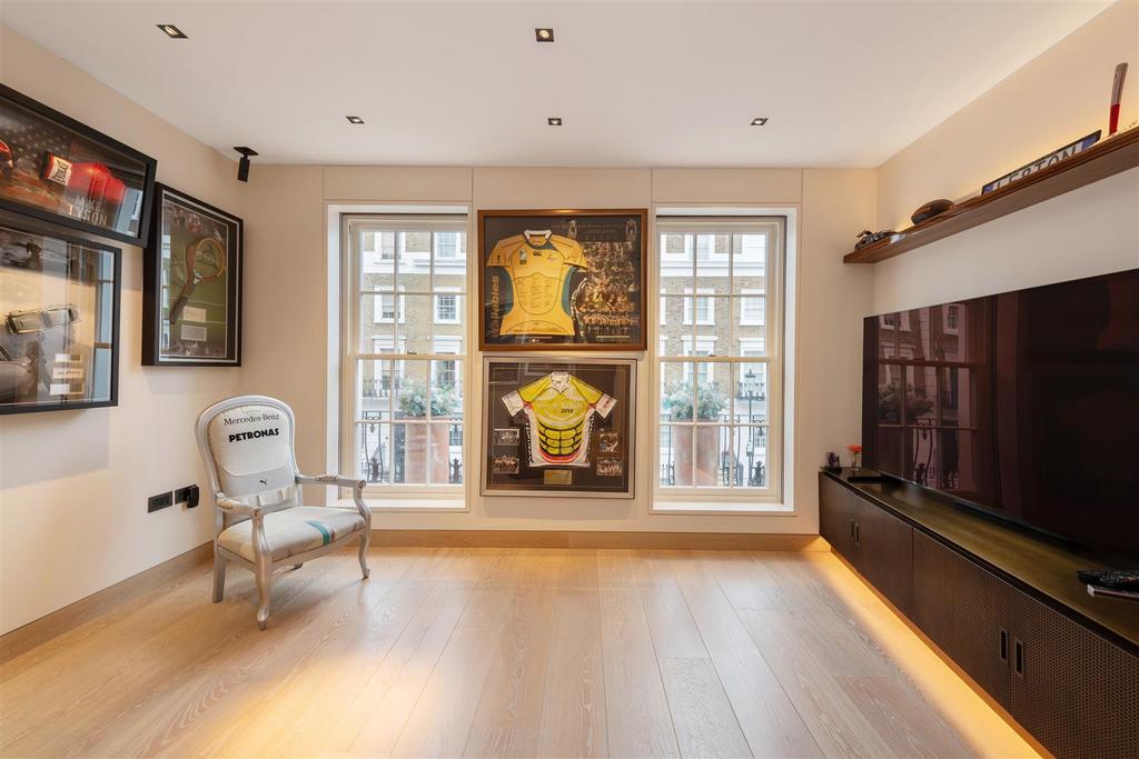 7 Moore Street Hi-12.jpg