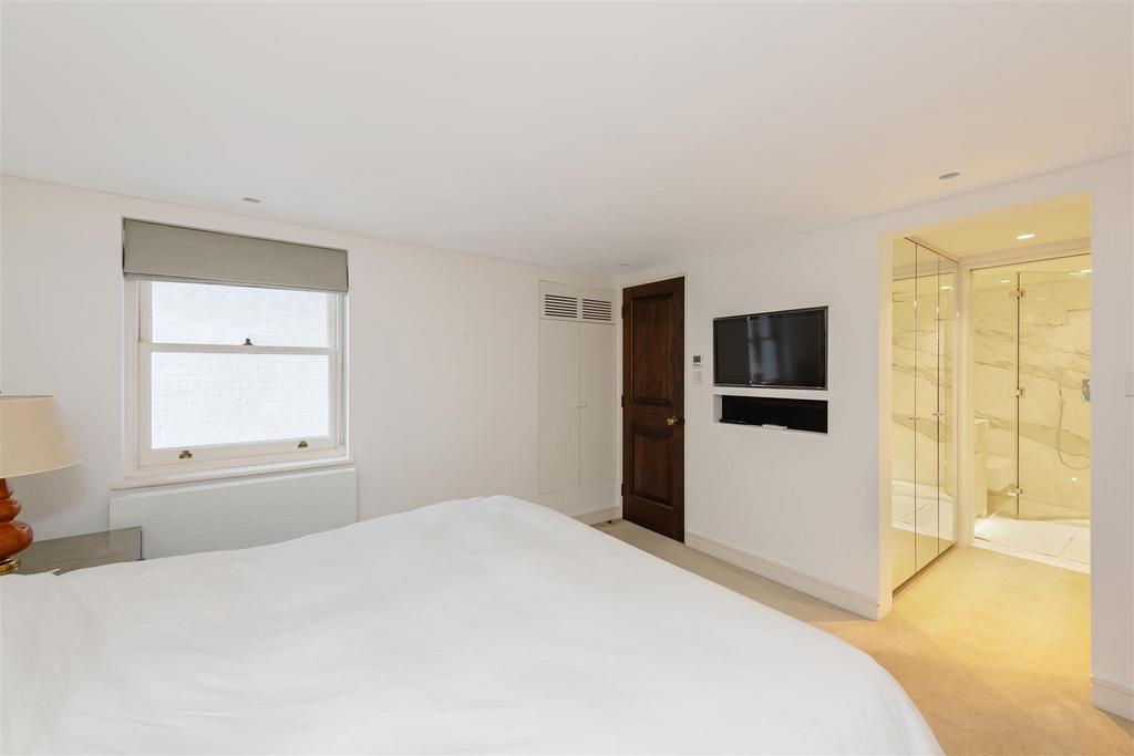 Flat 2, 11 Cadogan Square Hi 10.jpg