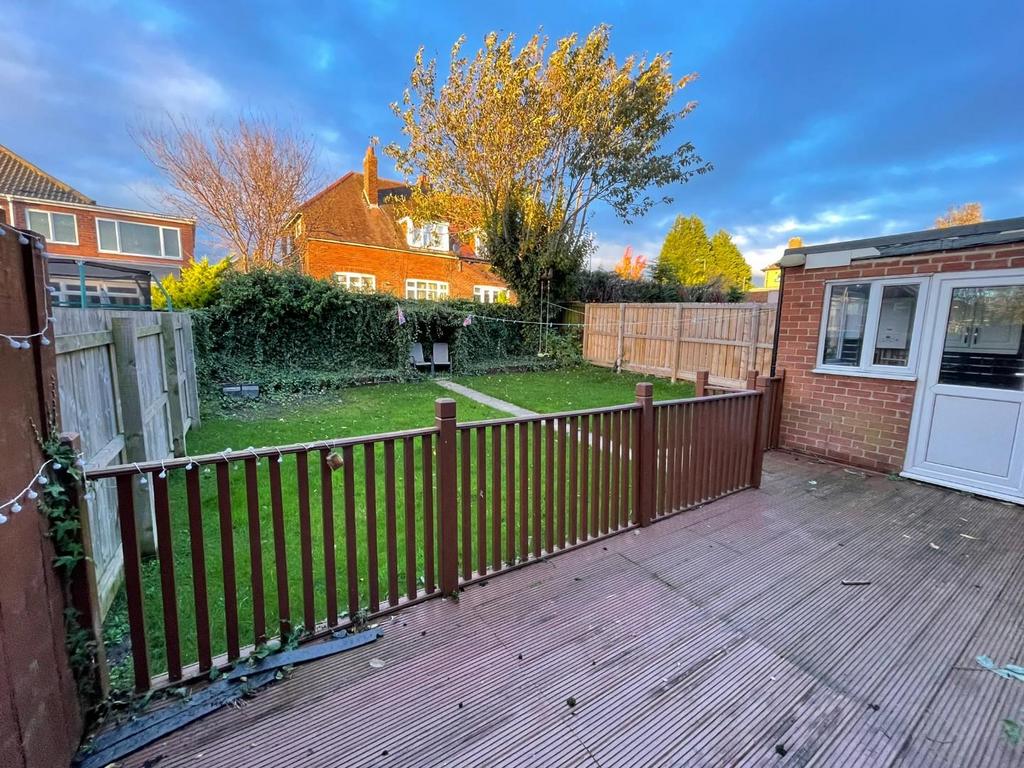 Decking and Garden