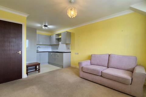 1 bedroom retirement property for sale, Merton Court, Castleview Gardens, IG1