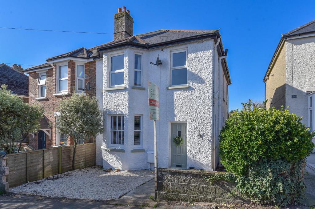 St. Michaels Avenue, Ryde 3 bed semidetached house for sale £325,000