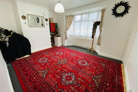 1 bedroom maisonette for sale, Colindeep Lane, London NW9