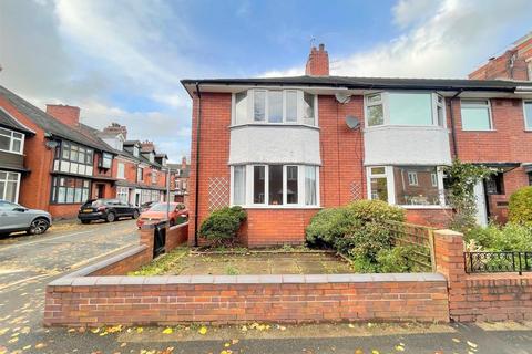 3 bedroom end of terrace house for sale, Langford Street, Leek