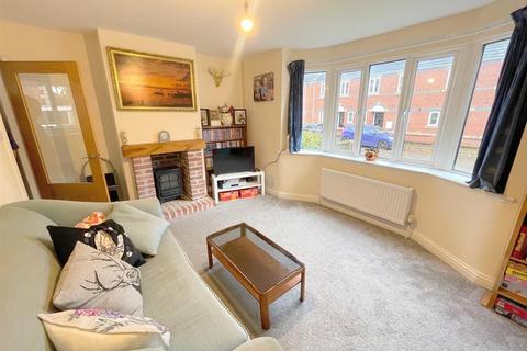 3 bedroom end of terrace house for sale, Langford Street, Leek