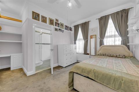 4 bedroom house for sale - Merton Road, London