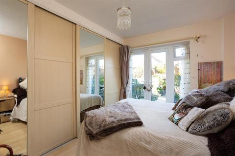 2 bedroom semi-detached bungalow for sale - Blackthorn Drive, York