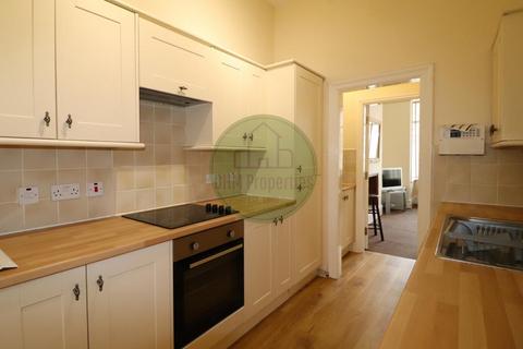 4 bedroom terraced house to rent - 10 Knowle RoadBurleyLeeds