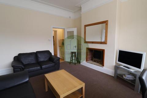 4 bedroom terraced house to rent - 10 Knowle RoadBurleyLeeds
