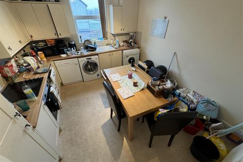 4 bedroom apartment to rent, 3a Station RoadHorsforthLeeds