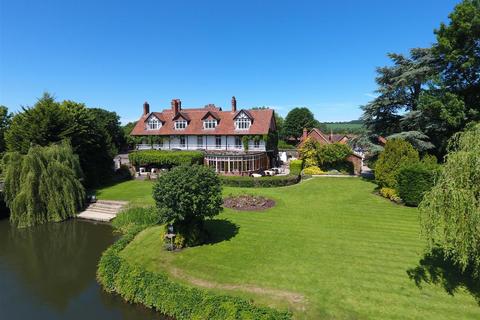 4 bedroom detached house for sale, The French Horn, Sonning Eye, Reading