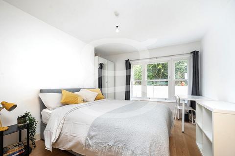 3 bedroom flat for sale, Langtry Road, St John's Wood Border NW8