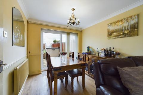 18 Silverdale, Stanford-le-hope, SS17 8BG