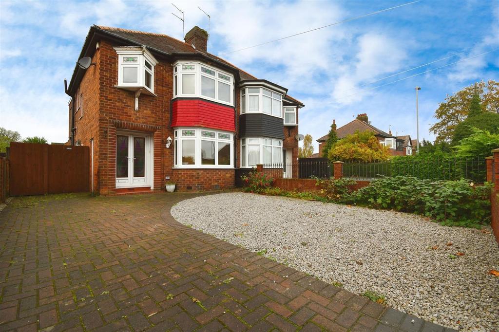 Lowfield Road, Anlaby 3 bed semidetached house for sale £255,000
