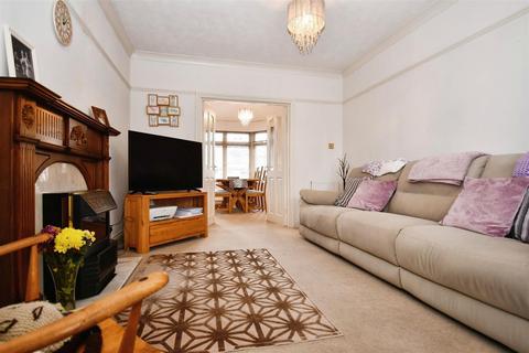 3 bedroom semi-detached house for sale, Lowfield Road, Anlaby