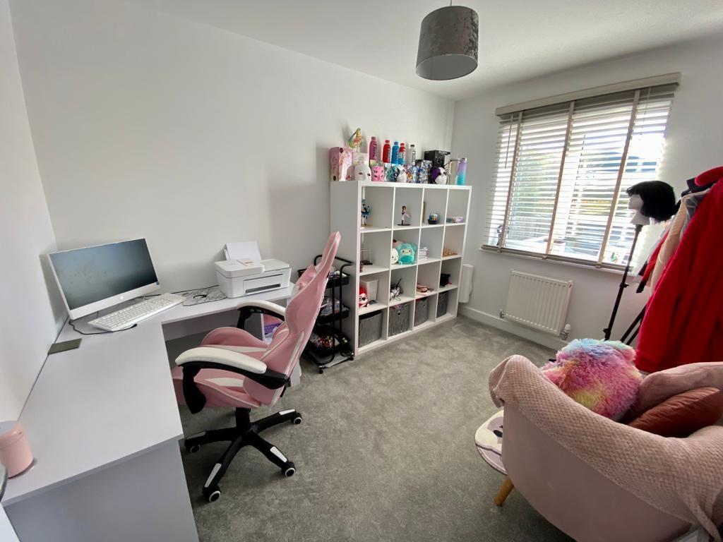 Lavender court 14 bed 4.jpg