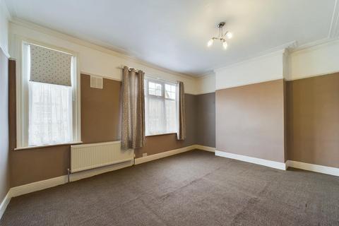 4 bedroom end of terrace house for sale, Trinity Road, Bridlington