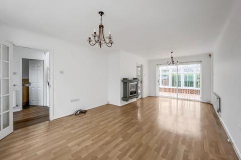 36 Broadhurst Drive, Kennington, Ashford, TN24 9RQ