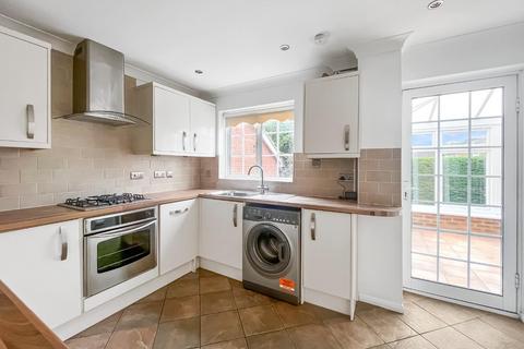 36 Broadhurst Drive, Kennington, Ashford, TN24 9RQ
